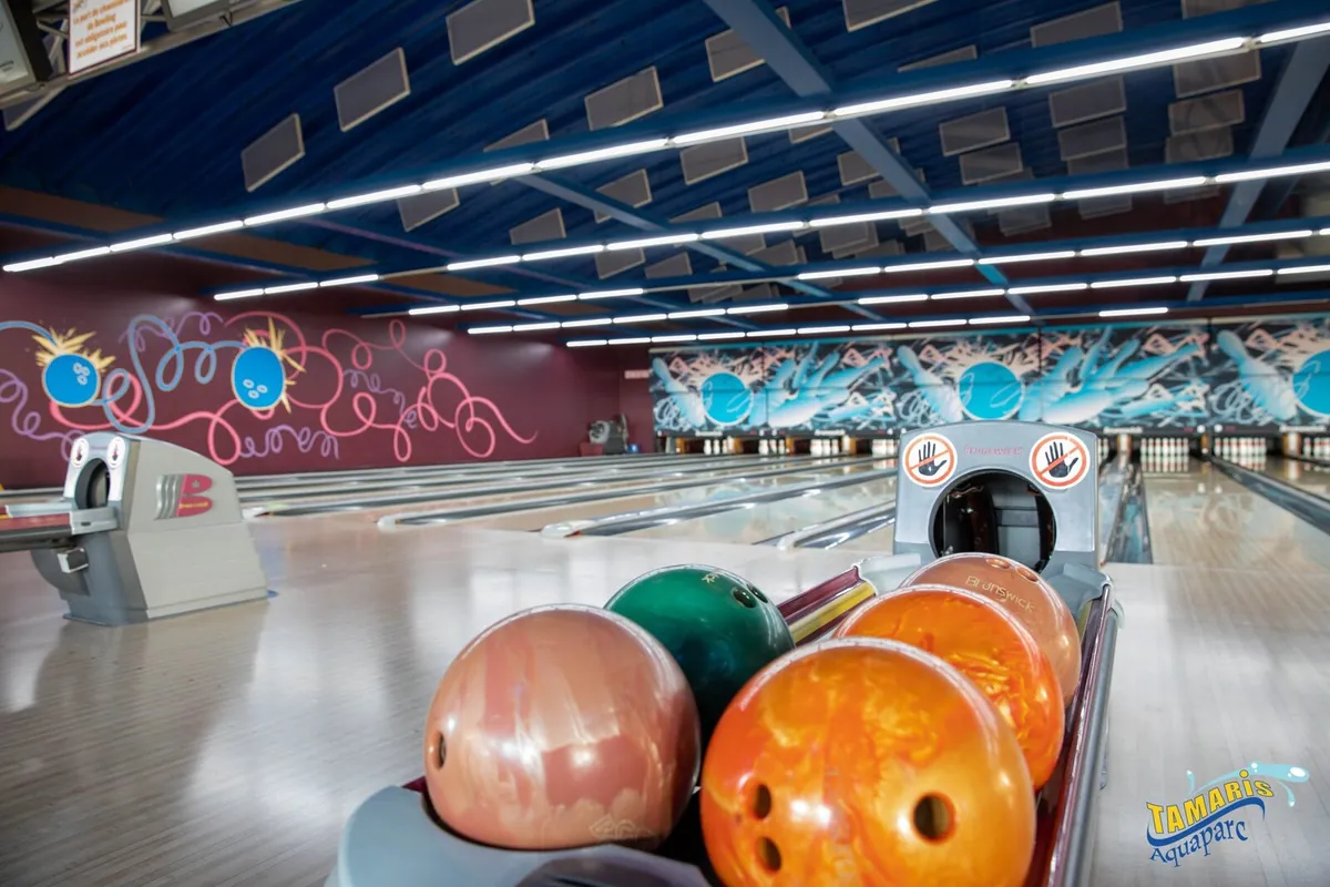 Pistes et boules de bowling du Tamaris Bowling à Casablanca