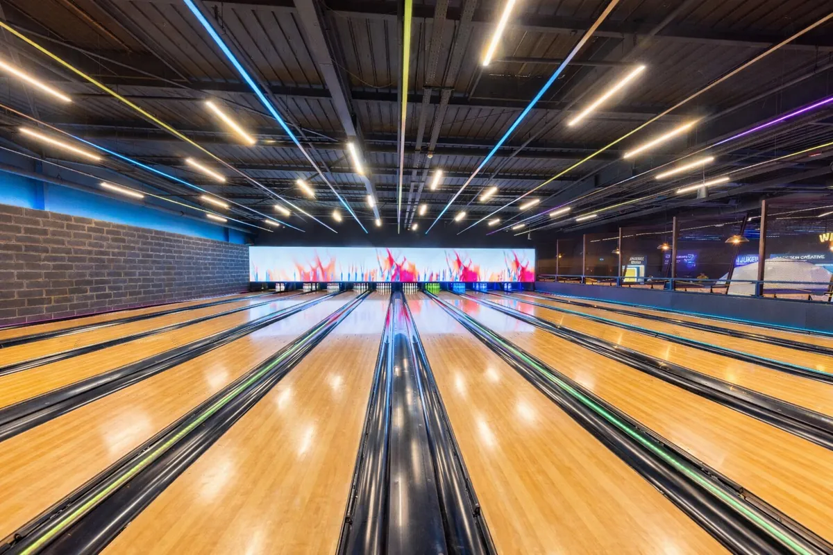 The 10 lanes at WAW Casablanca and the Neoverse interactive LED wall