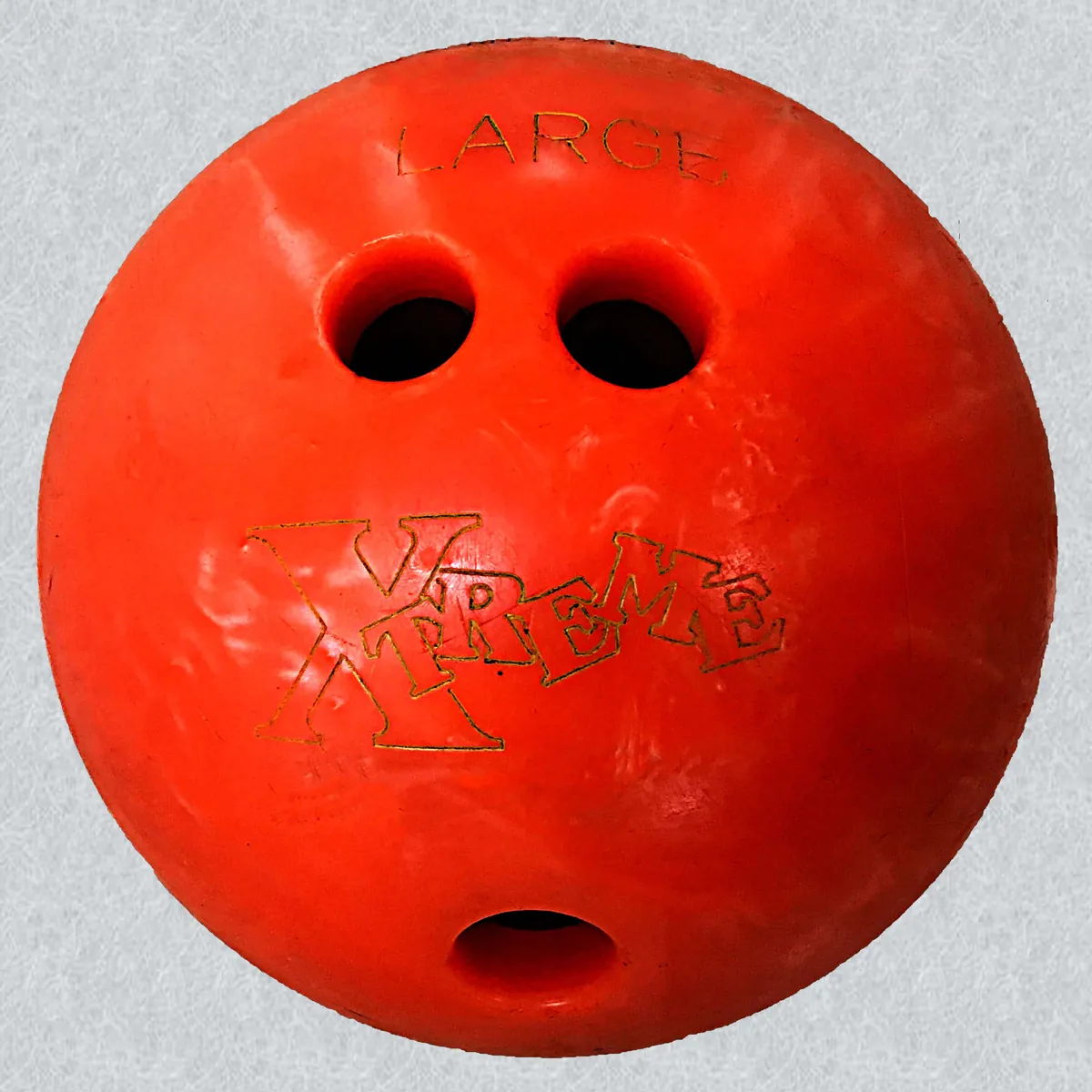 Boule de location en polyester avec des trous larges en prise conventionnelle
